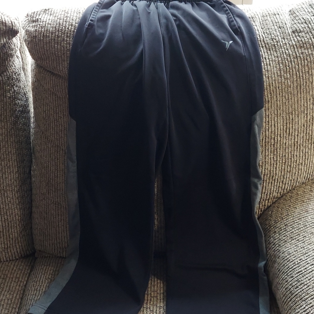 Old Navy Active sweatpants black and gray